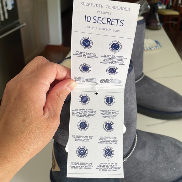 SHEEPSKIN BOOTS - Picture 11 of 12